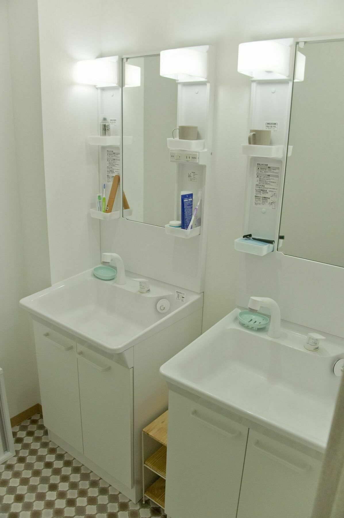 Umbrella House Vandrehjem Osaka Eksteriør billede