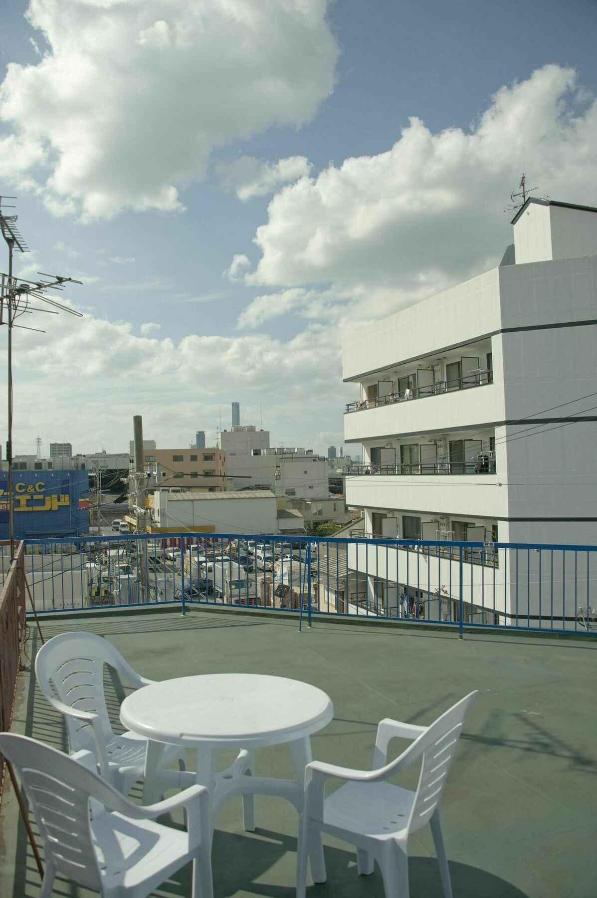 Umbrella House Vandrehjem Osaka Eksteriør billede