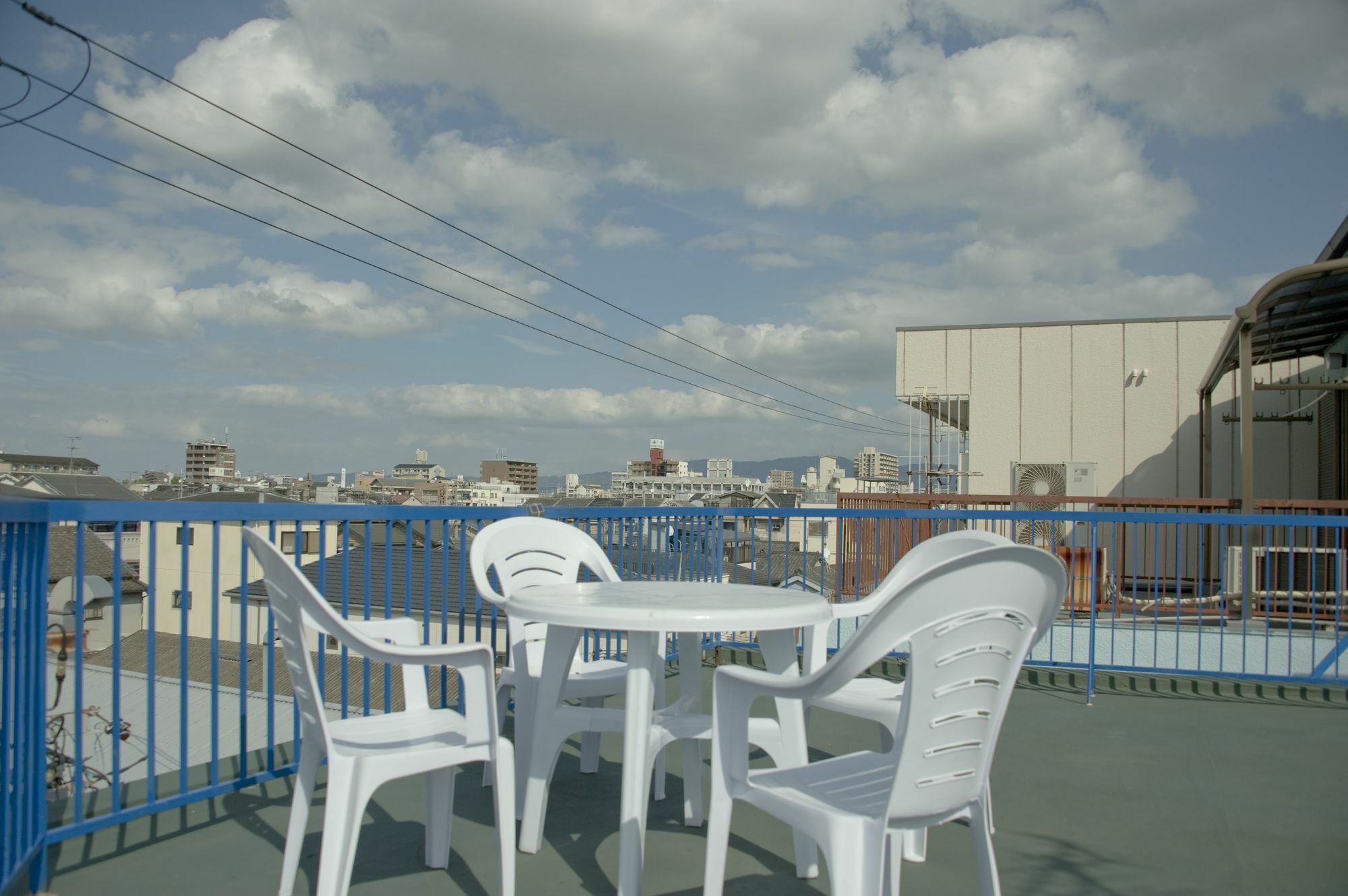 Umbrella House Vandrehjem Osaka Eksteriør billede